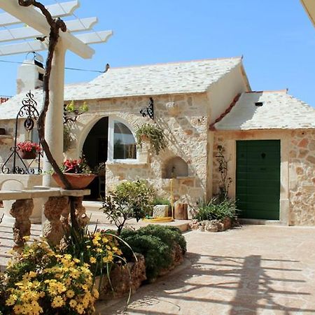 Apartments Nejasmic - Little House For Peaceful And Domestic Vacation Bol Extérieur photo